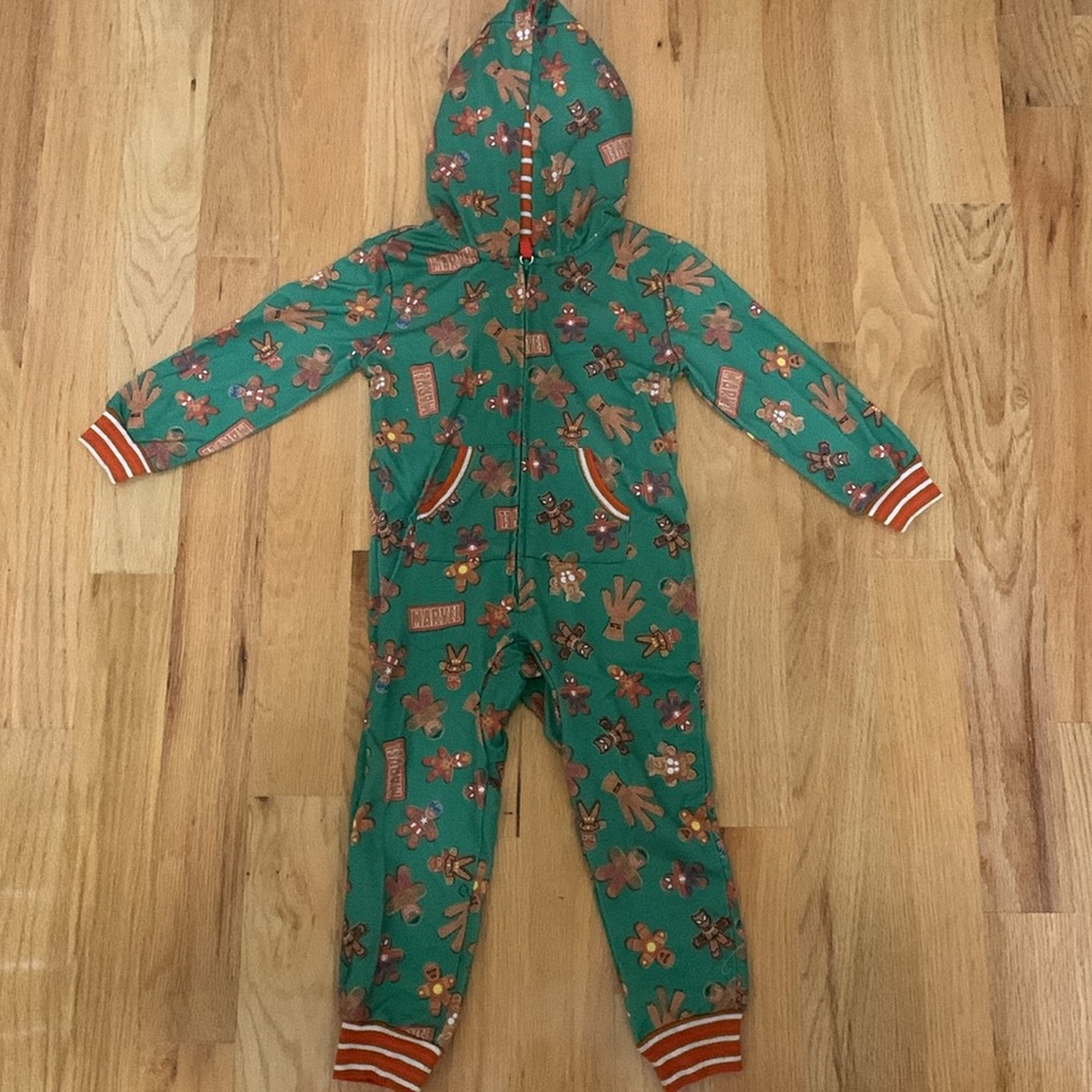 Set of Holiday Mickey Mouse and Marvel Onesie Zip Up - size 4